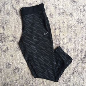 Nike Dry-Fit Run Crop